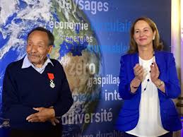 Remise de la Légion d'honneur Française à Pierre Rabhi